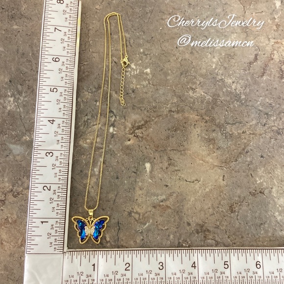 14kt Green Crystal Butterfly Gold Pendant Necklace Chain - Picture 8 of 9